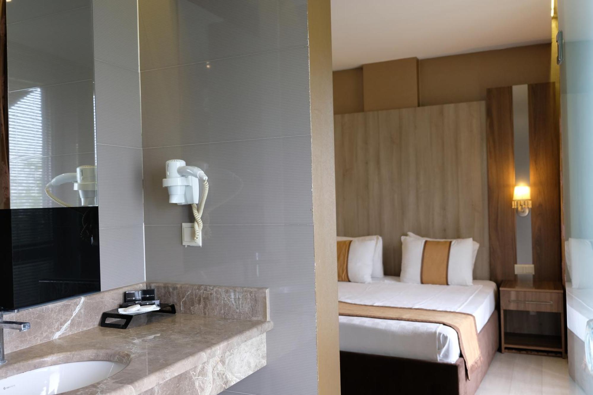 Royal Capital Hotel บูร์ซา ภายนอก รูปภาพ